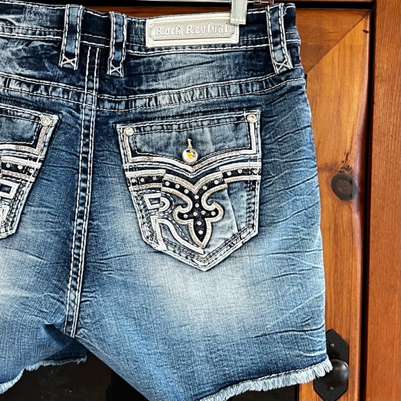 ROCK REVIVAL: “Ferry” Easy Shorts - Picture 2 of 9